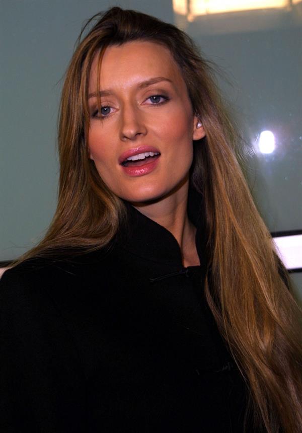 Natascha Mcelhone