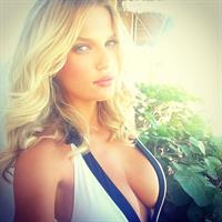 Rachel Mortenson taking a selfie