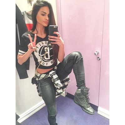 Sophia Miacova taking a selfie