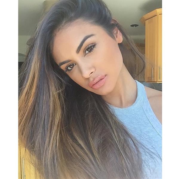 Sophia Miacova taking a selfie