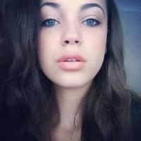 Candice Blackburn taking a selfie