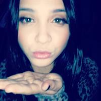 Stella Hudgens taking a selfie