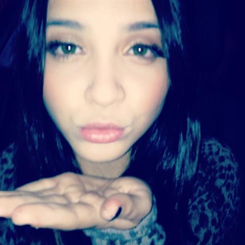 Stella Hudgens taking a selfie