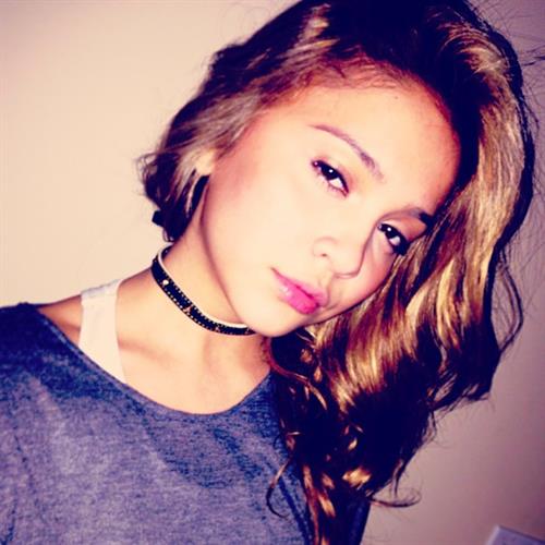 Stella Hudgens taking a selfie