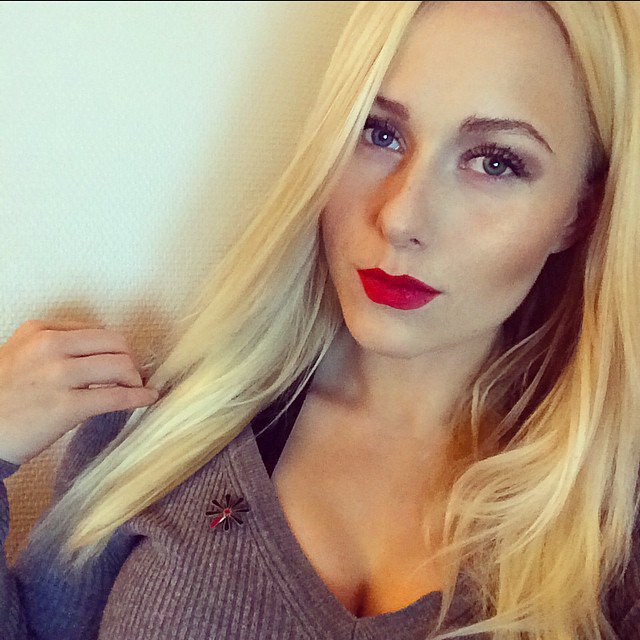 Pernille Penelopee taking a selfie