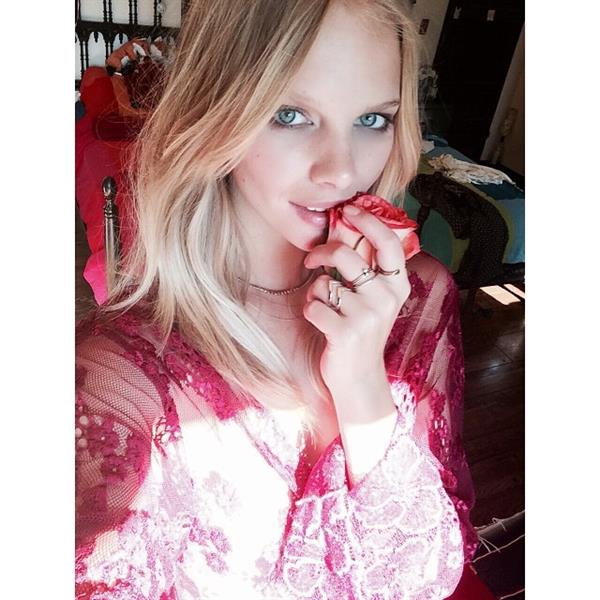 Marloes Horst taking a selfie