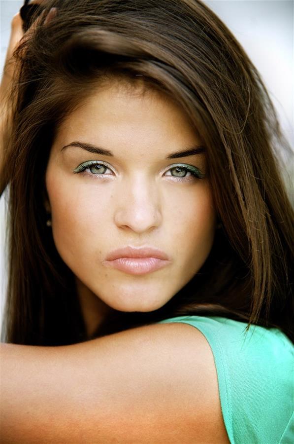 Marie Avgeropoulos