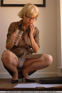 Iga Wyrwał in lingerie