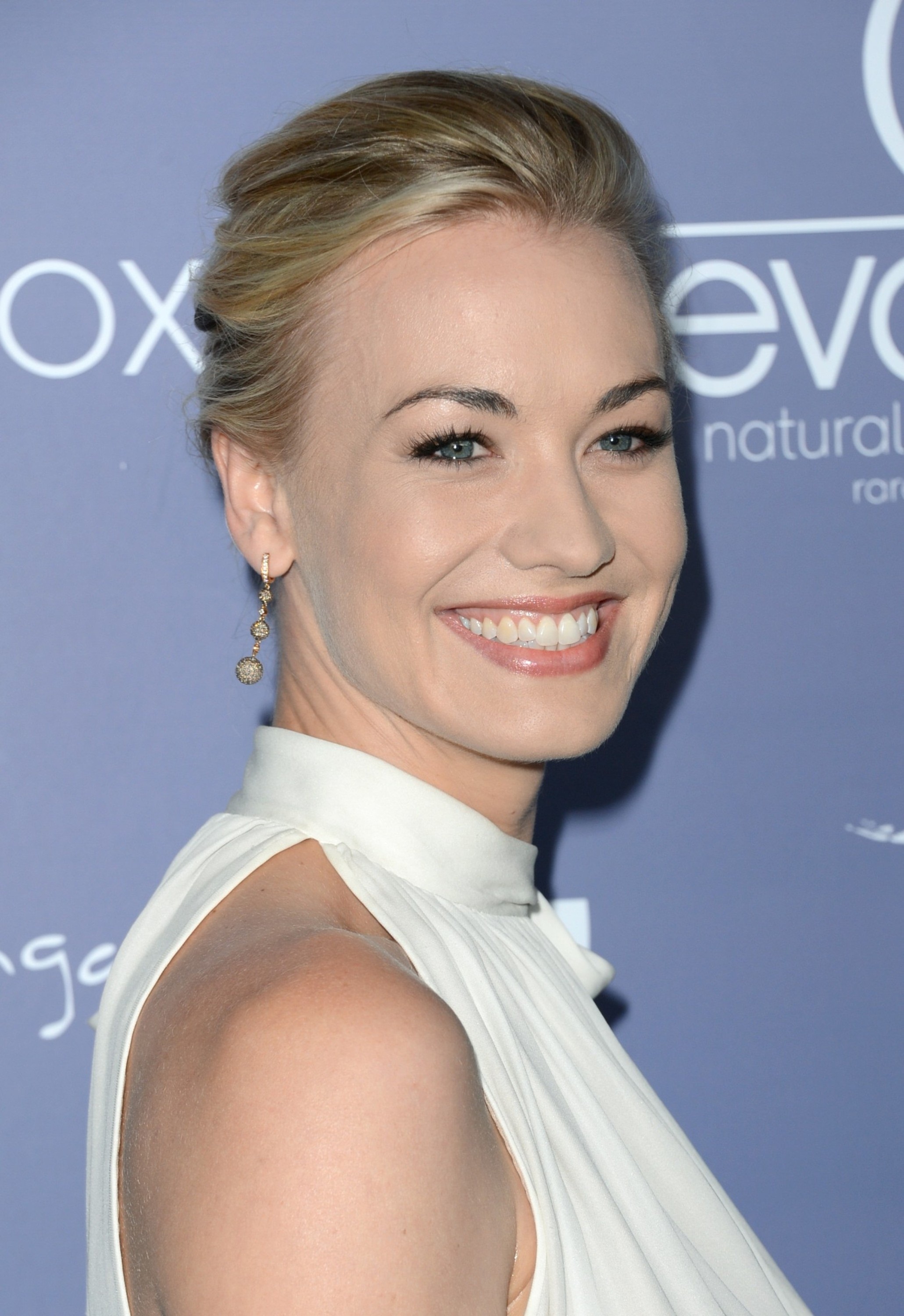 Yvonne Strahovski Pictures Yvonne Strahovski - Australians In Film Awards Dinner June 27, 2012 in Century City, California