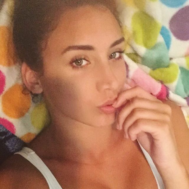 Gracee Belle taking a selfie