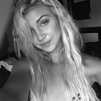 Gabrielle Grace Epstein taking a selfie