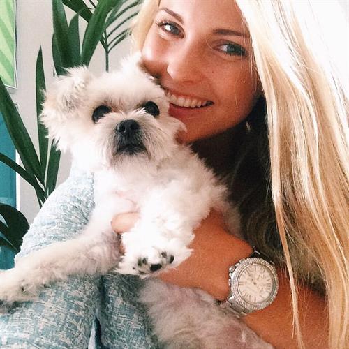 Emilie Voe Nereng taking a selfie