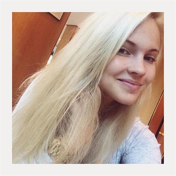 Emilie Voe Nereng taking a selfie