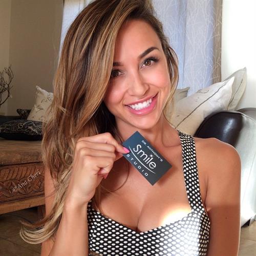 Ana Cheri
