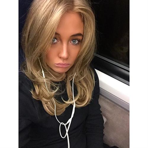 Nicola Hughes taking a selfie
