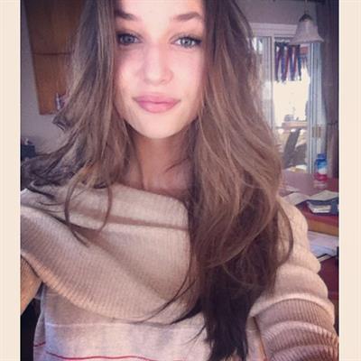 Ariane Fournier taking a selfie