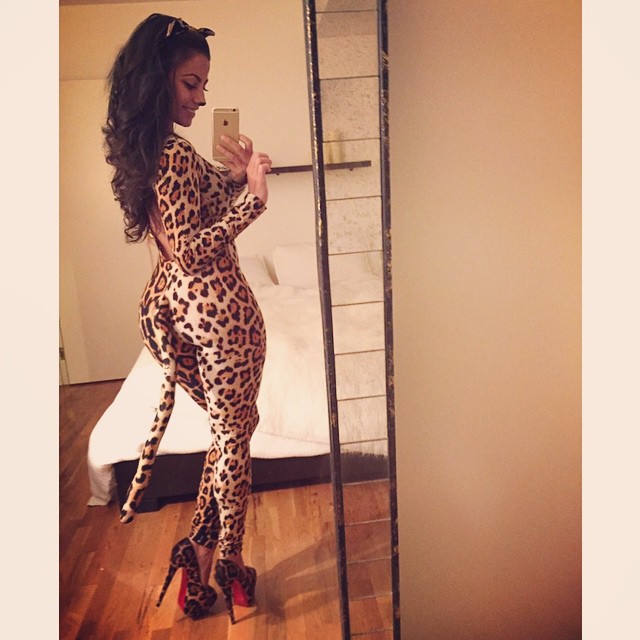 Mónica Alvarez taking a selfie