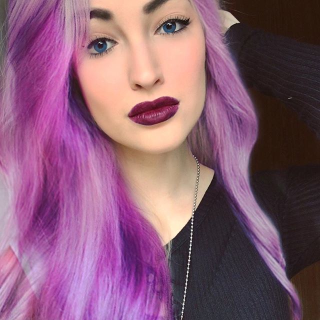 Anna Faith Carlson taking a selfie