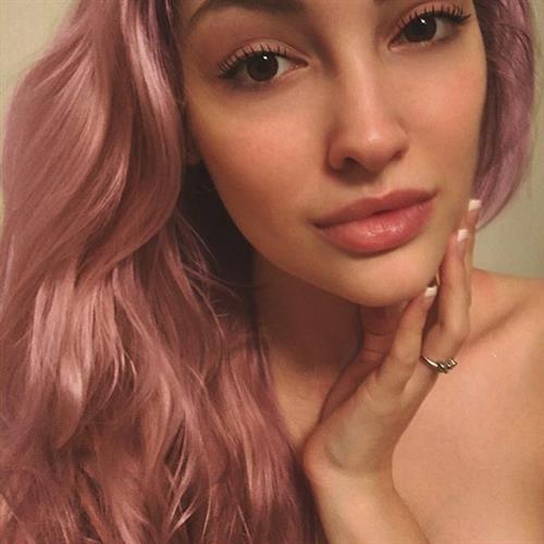 Anna Faith Carlson taking a selfie