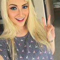 Anna Faith Carlson taking a selfie