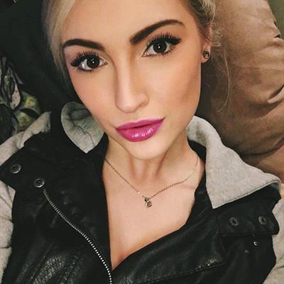 Anna Faith Carlson taking a selfie