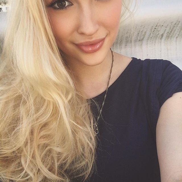 Anna Faith Carlson taking a selfie