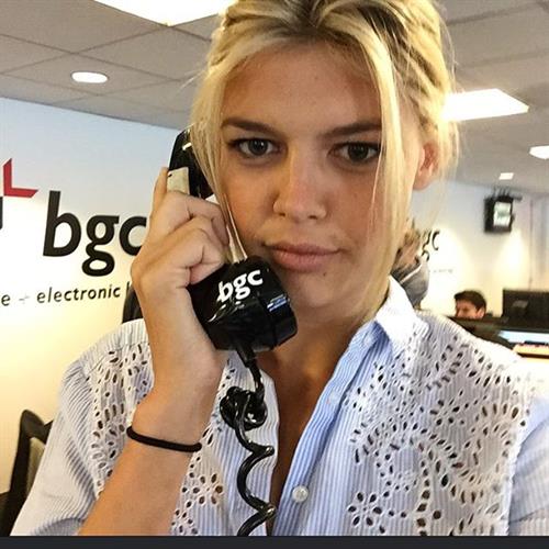 Kelly Rohrbach taking a selfie
