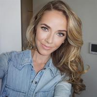 Olivia Jordan taking a selfie