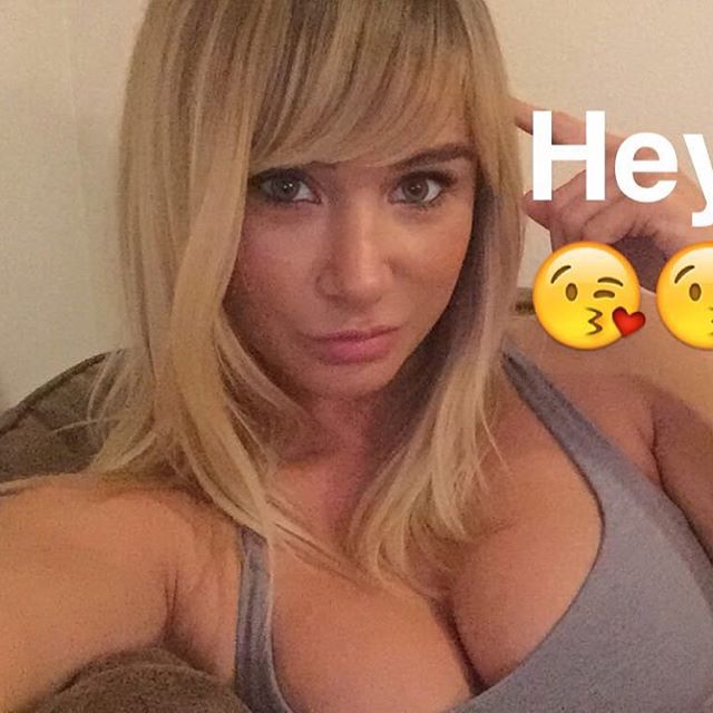 Sara Jean Underwood taking a selfie