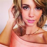 Caitlin Arnett taking a selfie