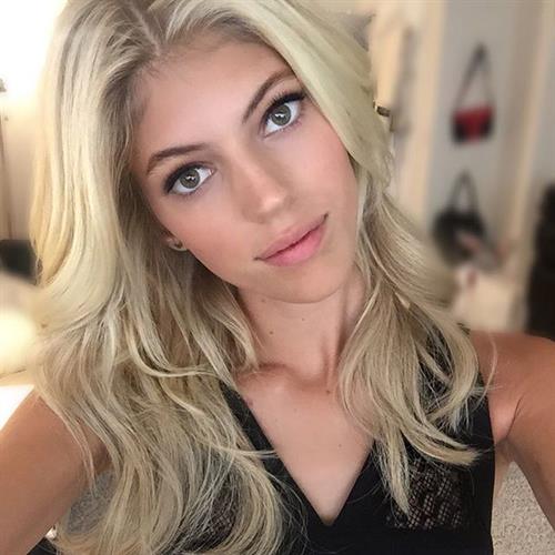 Devon Windsor taking a selfie