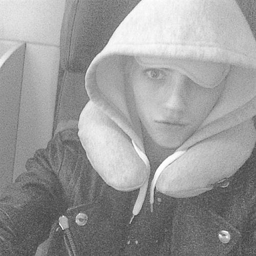 Devon Windsor taking a selfie