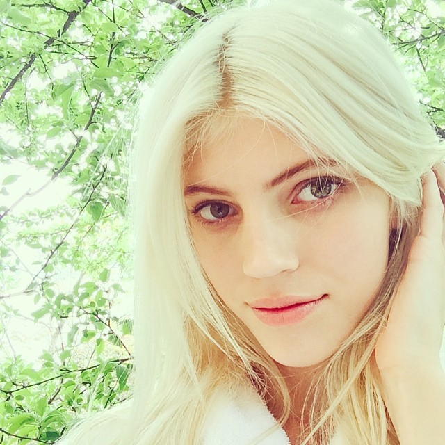 Devon Windsor taking a selfie