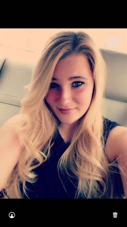 Jessica taking a selfie