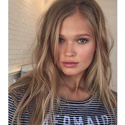 Vita Sidorkina taking a selfie