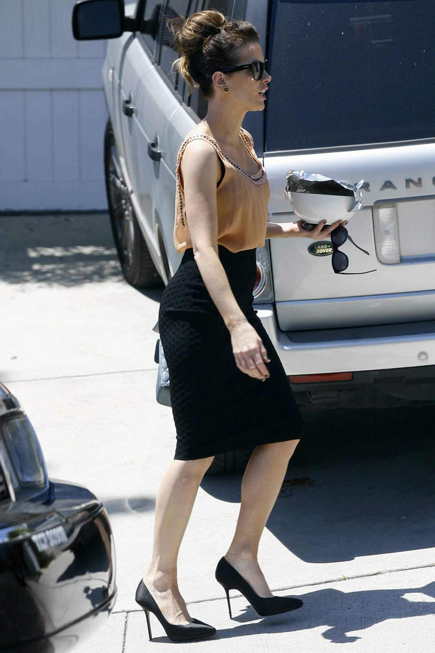 Kate Beckinsale Pictures Kate Beckinsale in heels while heading to Pantages Theatre in Hollywood may 12-2013