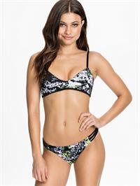 Yara Khmidan in a bikini