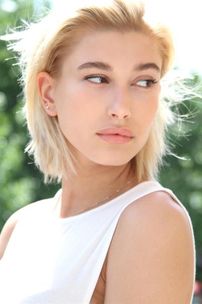 Hailey Bieber