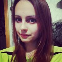 Denika Kiomi taking a selfie