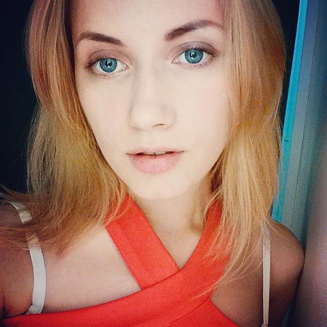 Natasha Firsakova taking a selfie