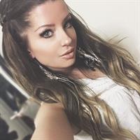 Sheala Foster taking a selfie