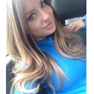 Sheala Foster taking a selfie