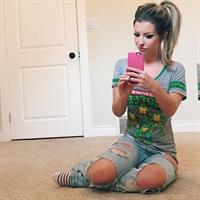 Sheala Foster taking a selfie