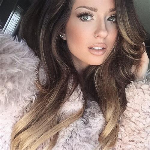 Sheala Foster taking a selfie