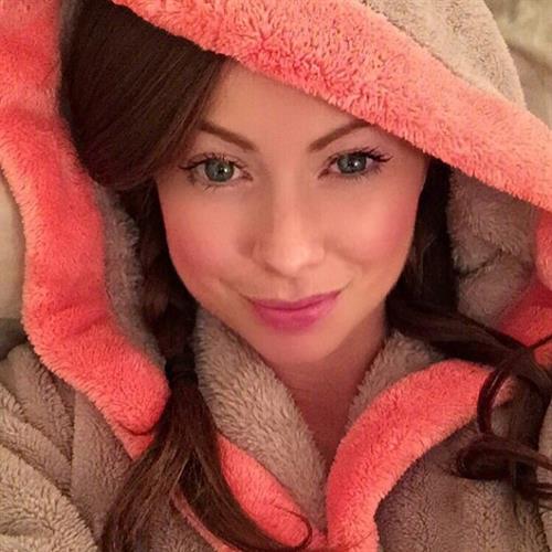 Laura Carter taking a selfie