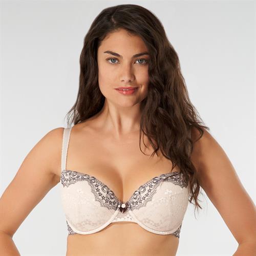 Lauren Mellor in lingerie