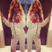 Katarina Pudar taking a selfie