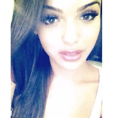 Lisa Ramos taking a selfie