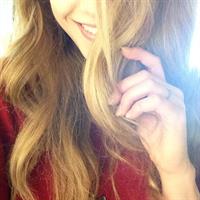 Courtney Tailor taking a selfie