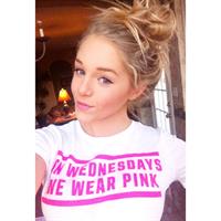 Courtney Tailor taking a selfie